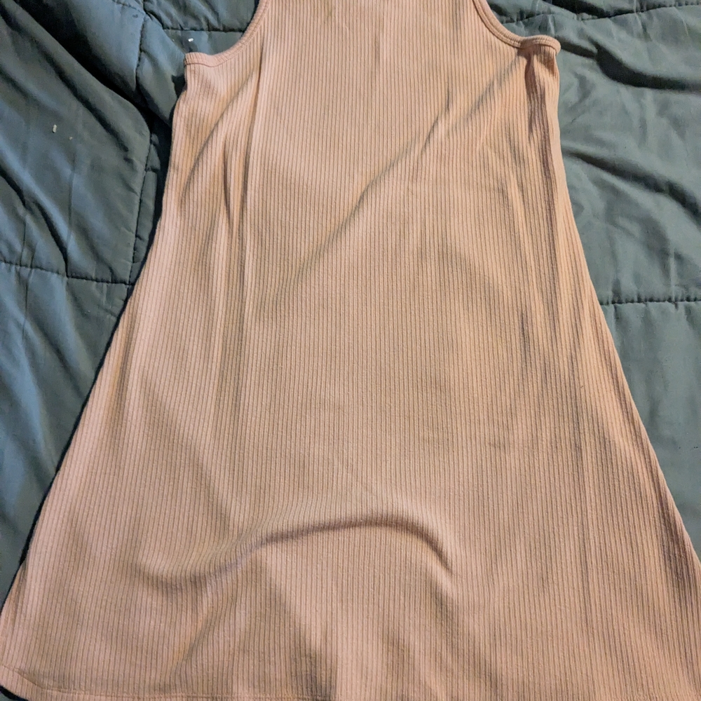 Chic Sleeveless Ribbed Dress in Tan